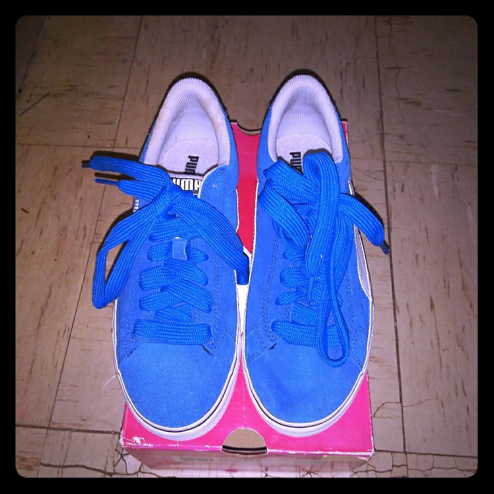 Sneakers